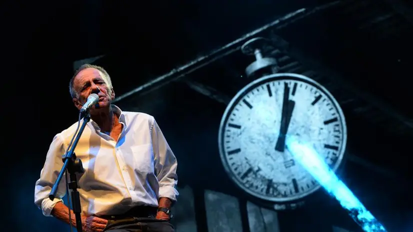 Roberto Vecchioni in concerto in piazza Loggia