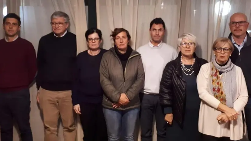 Gli otto consiglieri comunali dimissionari a Corte Franca - Foto © www.giornaledibrescia.it