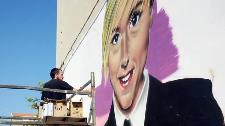 Le prime immagini del murale