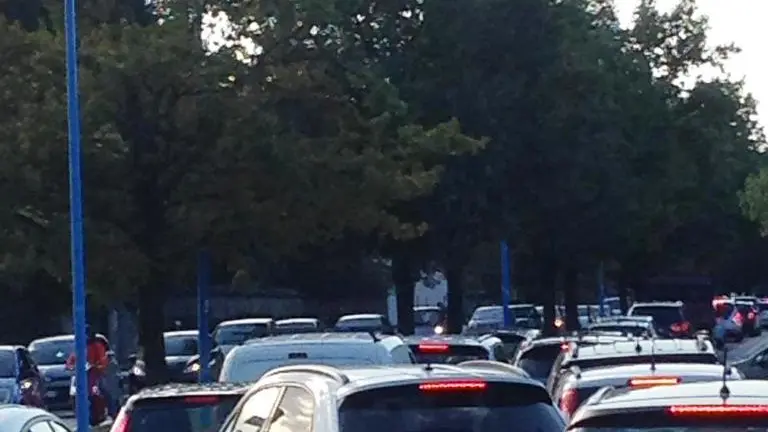 Traffico in tilt in zona Rigamonti