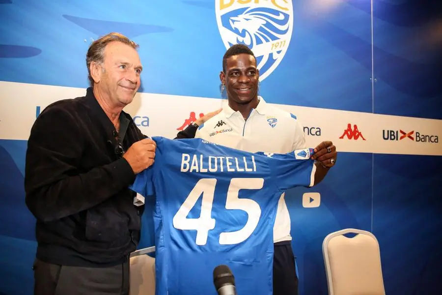 La presentazione ufficiale di Mario Balotelli al Brescia