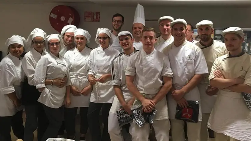 Gli studenti sebini e francesi coinvolti nel gemellaggio - Foto © www.giornaledibrescia.it