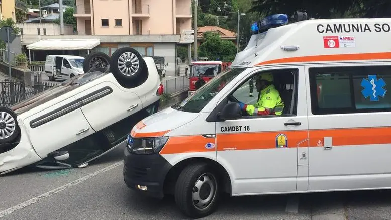 La contravvenzione elevata ad un giovane autista di Camunia Soccorso