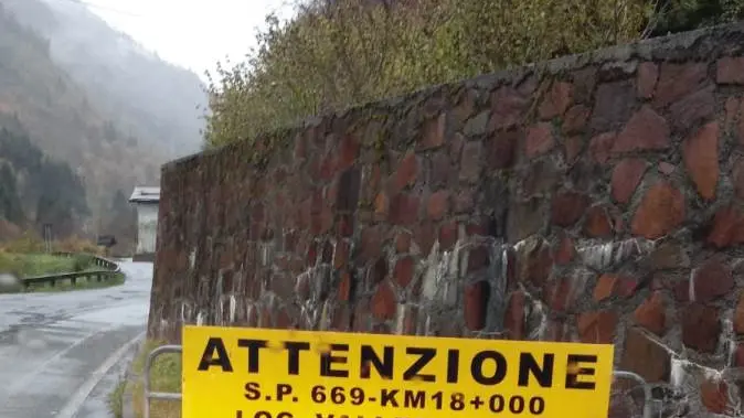 Troppa neve e pericolo valanghe: strade chiuse per il Bazena