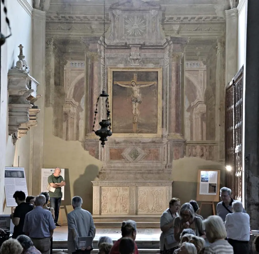 L'altare Averoldi nella chiesa del Carmine