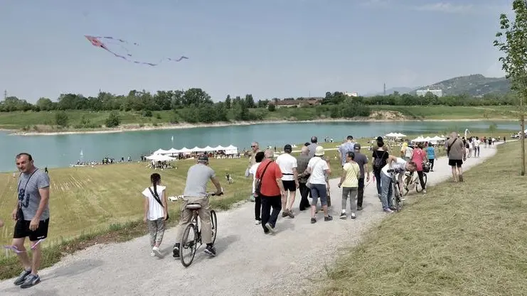 Tanti i cittadini e le famiglie che scelgono il Parco delle cave per passeggiate o pic nic