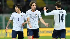 Sandro Tonali festeggia un gol con Zaniolo e Chiesa