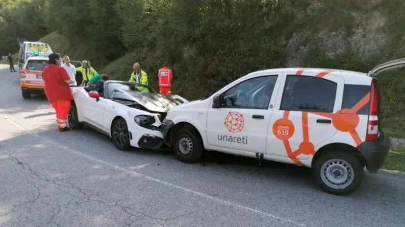 L'incidente frontale, per fortuna senza gravi conseguenze - © www.vallesabbianews.it