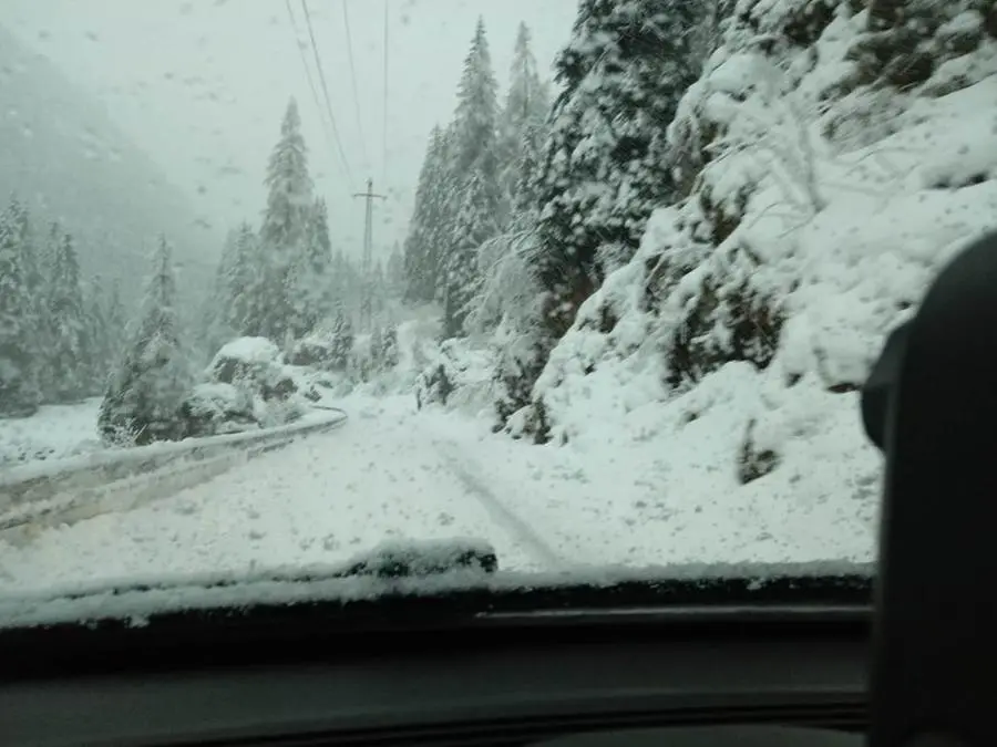 Troppa neve e pericolo valanghe: strade chiuse per il Bazena