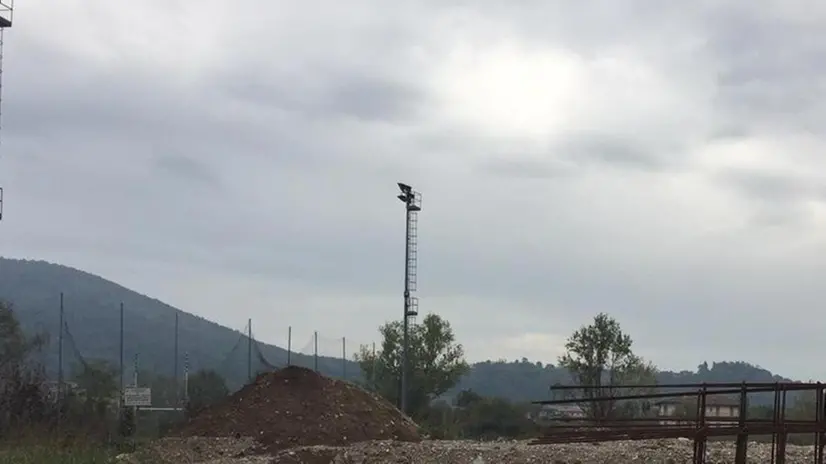 Il cantiere per il nuovo campo di rugby di Botticino è fermo - © www.giornaledibrescia.it