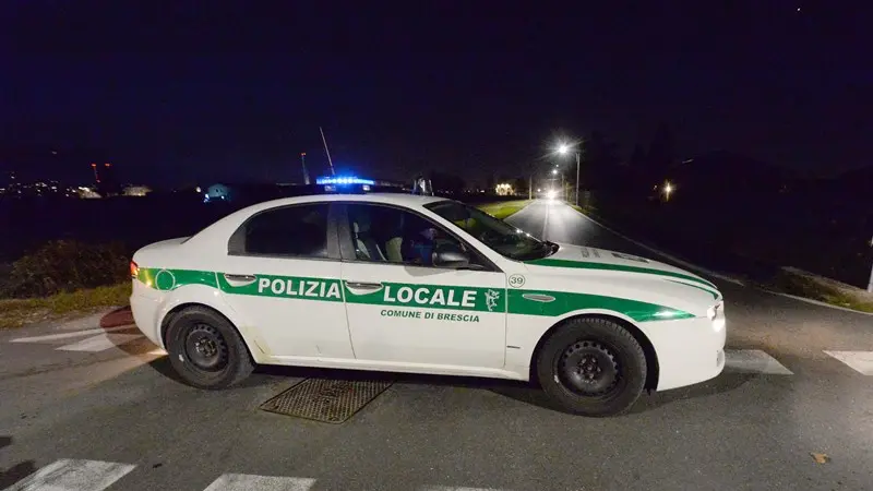 Un'auto della Polizia Locale © www.giornaledibrescia.it