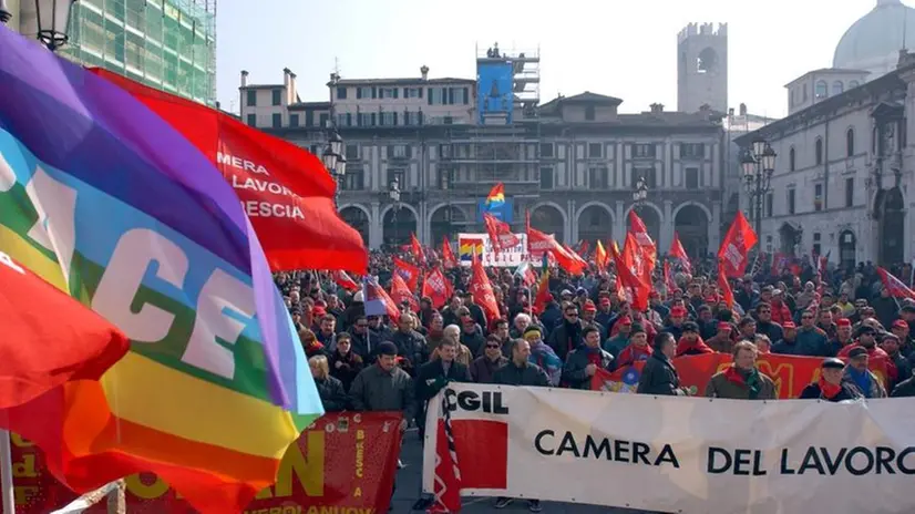 Una manifestazione della Cgil - © www.giornaledibrescia.it