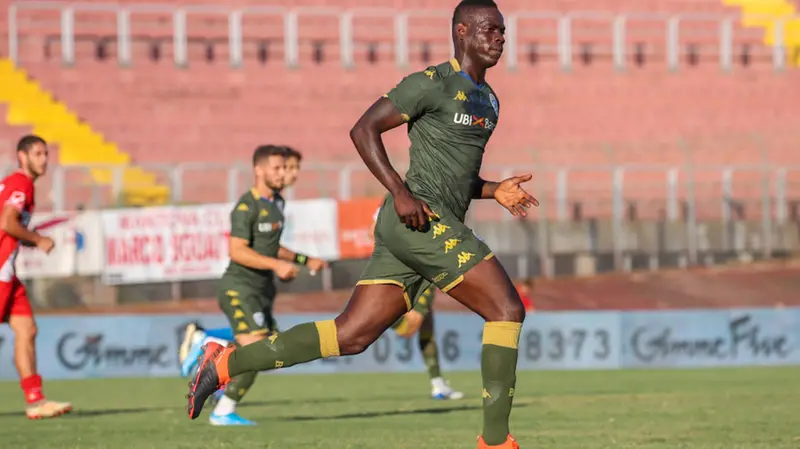 L'esordio di Mario Balotelli con la maglia del Brescia nell'amichevole con il Mantova
