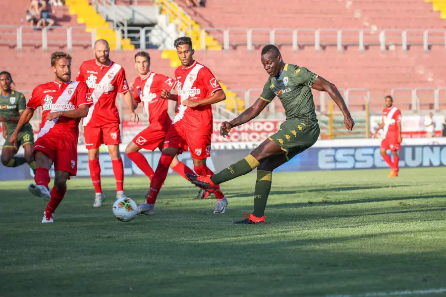 L'esordio di Mario Balotelli con la maglia del Brescia nell'amichevole con il Mantova