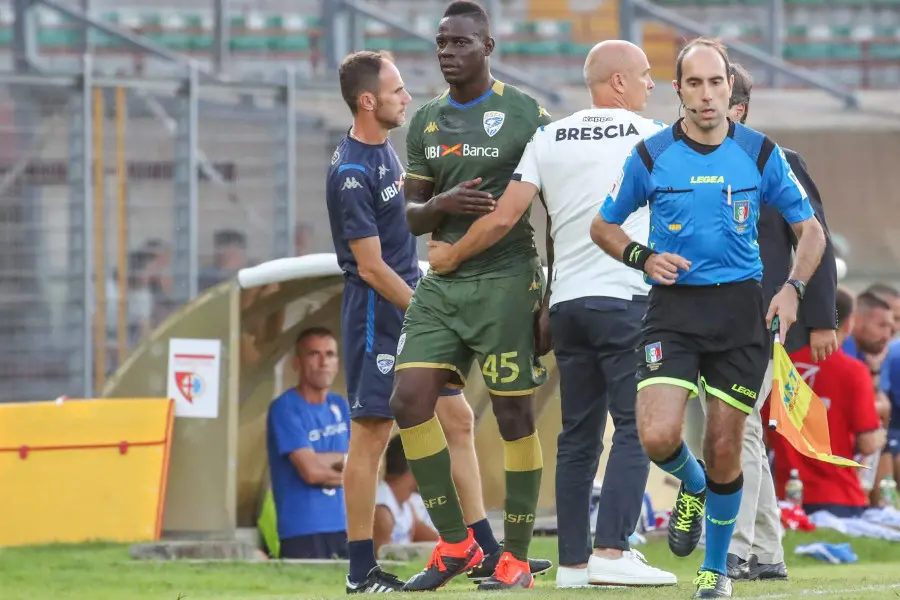 L'esordio di Mario Balotelli con la maglia del Brescia nell'amichevole con il Mantova