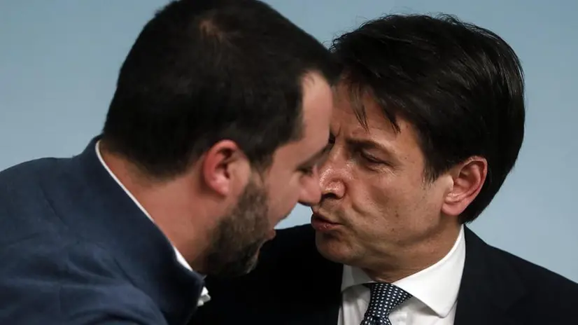 Matteo Salvini e Giuseppe Conte - Foto Ansa/Riccardo Antimiani © www.giornaledibrescia.it