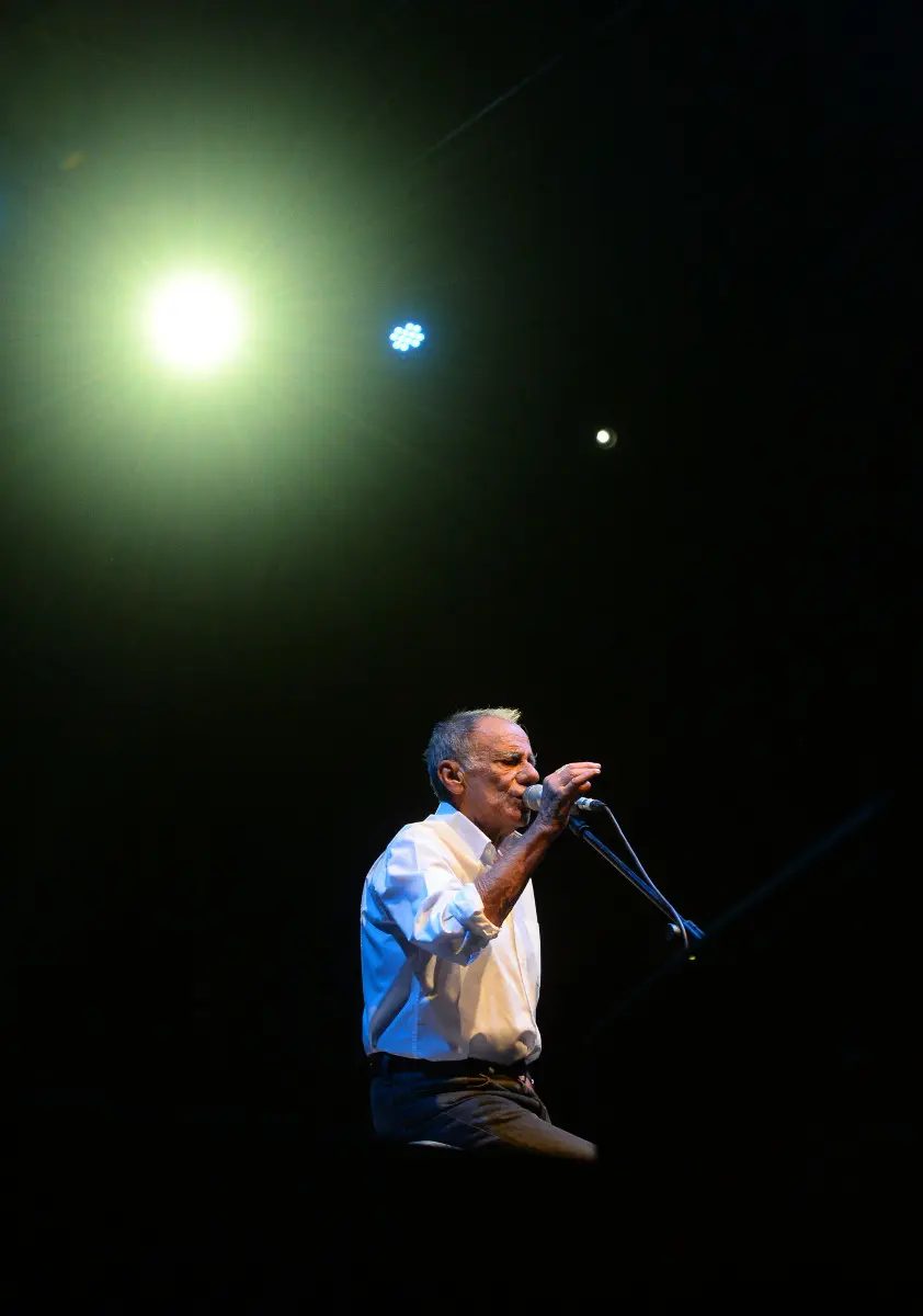 Roberto Vecchioni in concerto in piazza Loggia