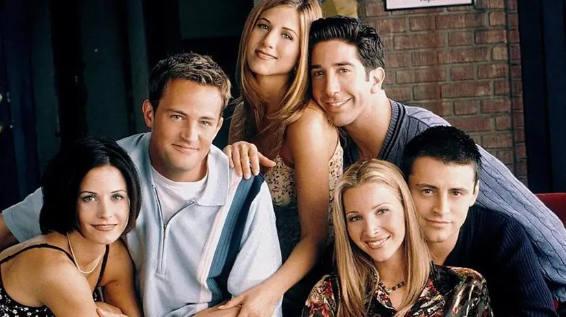 Da sinistra Monica, Chandler, Rachel con Ross, Phoebe e Joey
