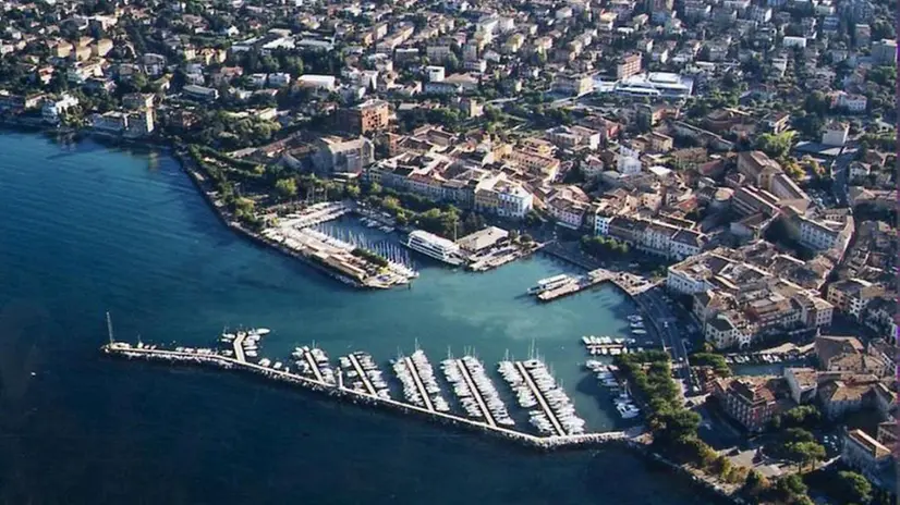 Una veduta dall'alto di Desenzano - © www.giornaledibrescia.it