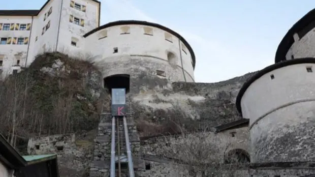 Verso la fortezza. L’ascensore Inclinato del  Castello di Kufstein - © www.giornaledibrescia.it