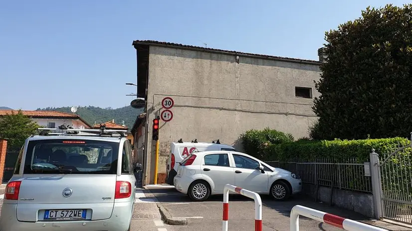 Ok alla sperimentazione del senso unico alternato in via Casaglio a Gussago