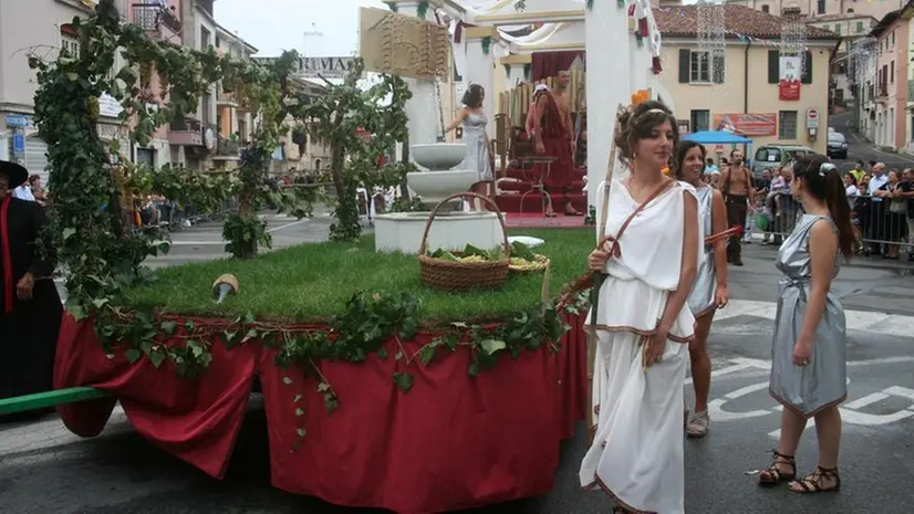 Tradizionali protagonisti della kermesse saranno i carri allegorici - © www.giornaledibrescia.it