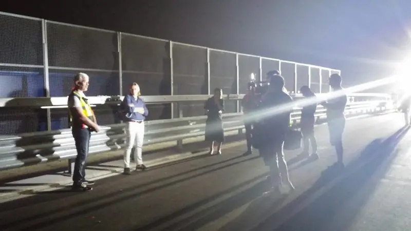 La notte di collaudi sul ponte in A21