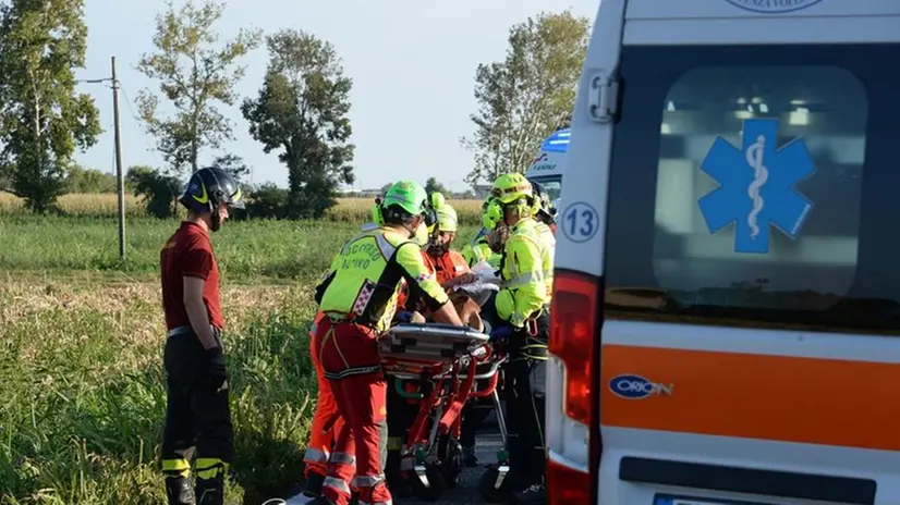 Soccorsi dopo un incidente (foto archivio) © www.giornaledibrescia.it