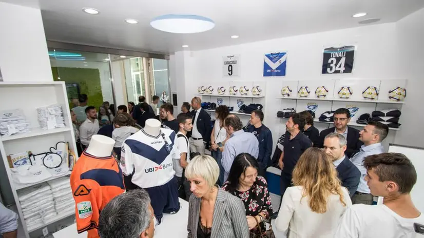 Lo store ufficiale del Brescia Calcio - Foto New Reporter Nicoli © www.giornaledibrescia.it