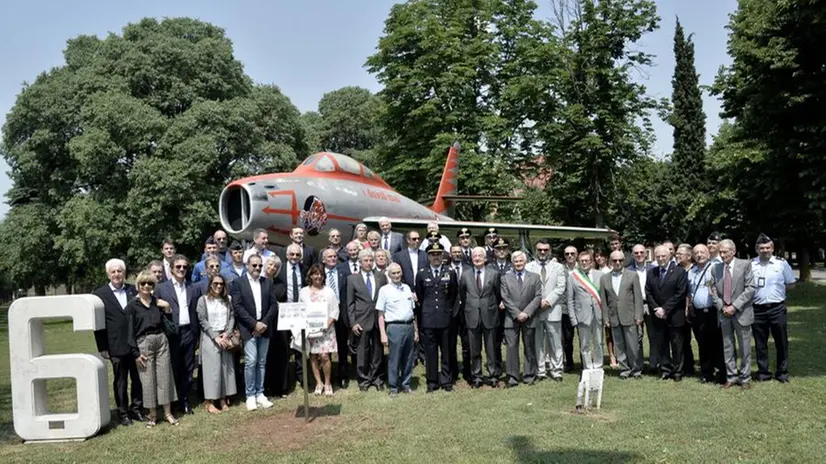 Ghedi, all’aerobase presentazione volume Diavoli rossi Un mito nell’acrobazia aerea