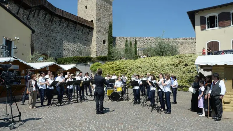 In Piazza con Noi