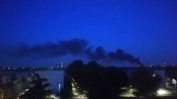 San Polo, incendio all'Alfa Acciai: fumo visibile da chilometri