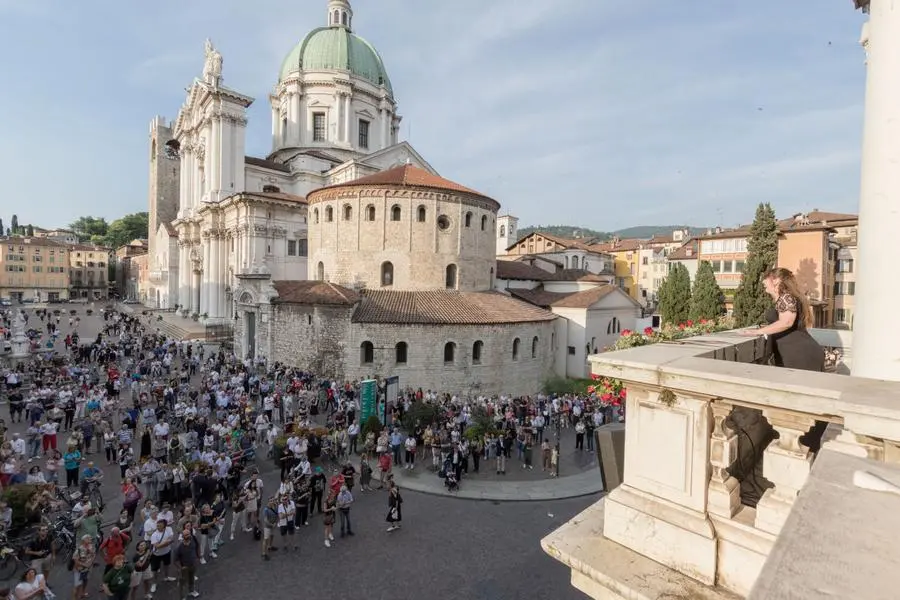 Festa dell'Opera 2019: la folla dalla terrazza di palazzo Negroboni