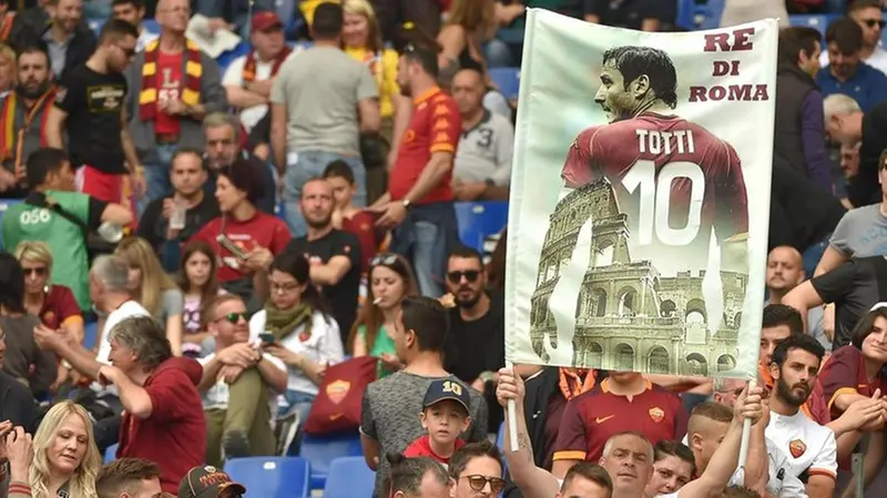 I tifosi della Roma - Foto Ansa © www.giornaledibrescia.it