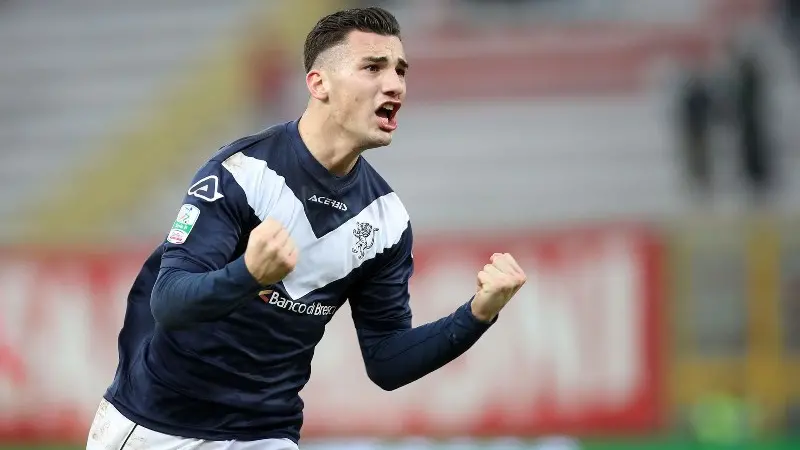 Federico Bonazzoli con la maglia del Brescia