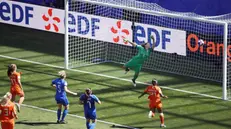 Il gol dell'1-0 dell'Olanda contro l'Italia