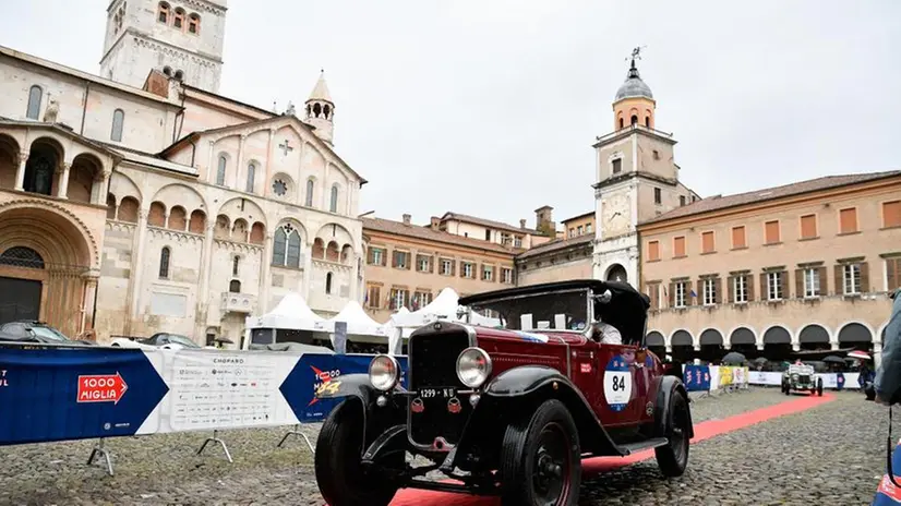 Mille Miglia 2019, il passaggio a Modena