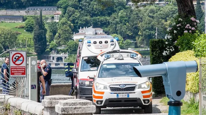 I soccorsi arrivati nei presso di Villa Geno, sul lago di Como - Foto La Provincia