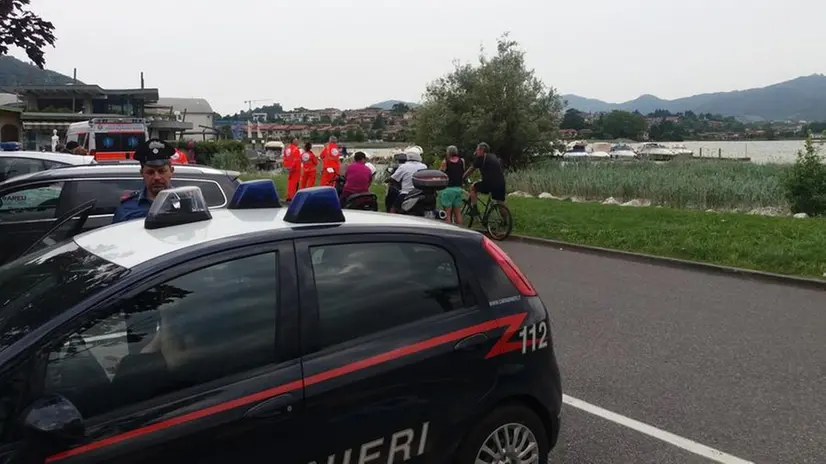 Carabinieri e soccorritori intervenuti sul posto - © www.giornaledibrescia.it