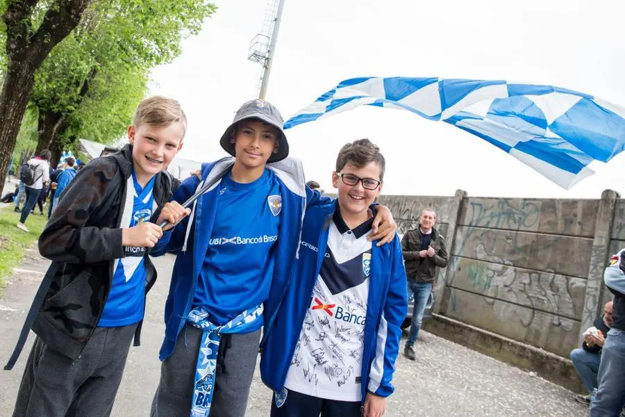 Facce da Brescia, i tifosi in festa al Rigamonti