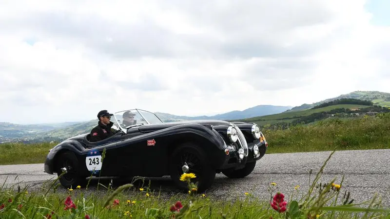 Mille Miglia; passaggio tra gli Appennini per le prove speciali
