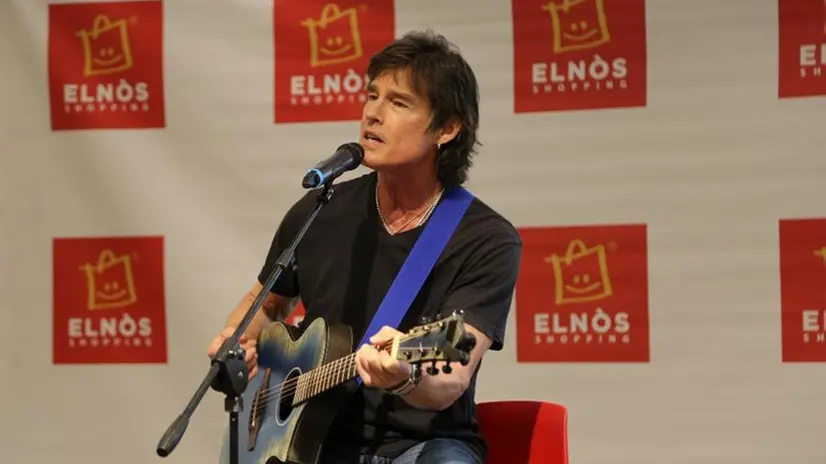 Ron Moss ad Elnos per il firmacopie