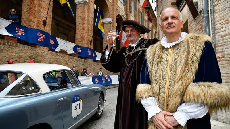 Mille Miglia 2019, il passaggio a Corinaldo