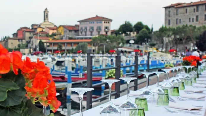 Il 23 giugno. Torna la «cena sul lungolago» per 500 persone - © www.giornaledibrescia.it