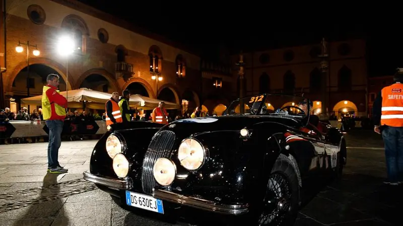 Mille Miglia, la Freccia Rossa a Ravenna