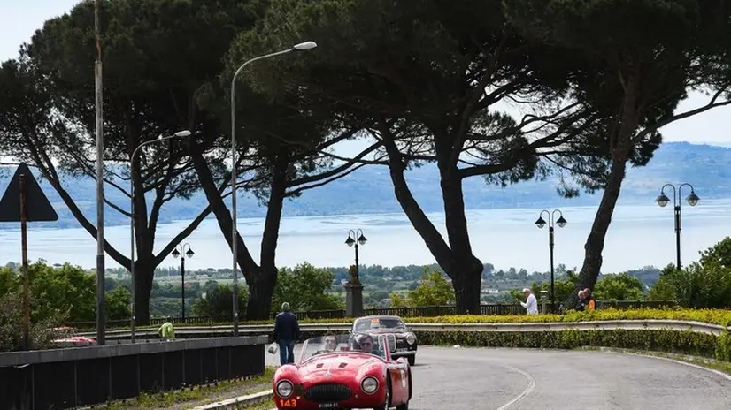 Le auto storiche sul lago Bolsena