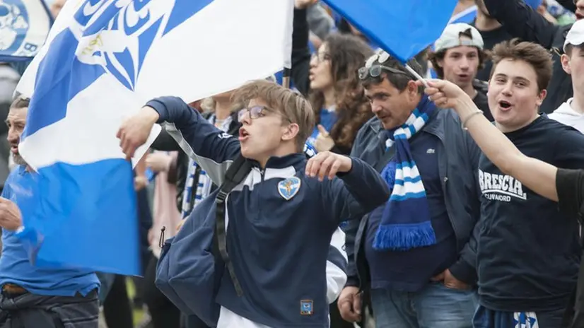 Facce da Brescia in piazzale Repubblica