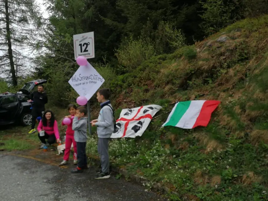 Facce da Giro: i tifosi in attesa tra sport e goliardia