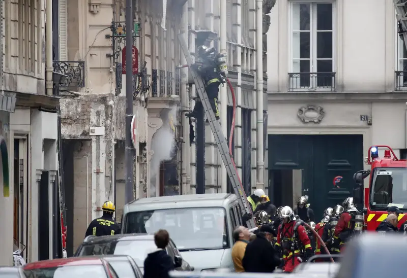 Parigi, esplosione in un panificio: due italiani tra i feriti