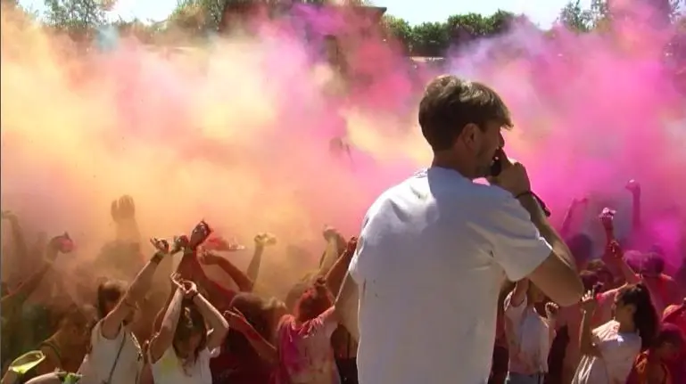 Holi Fun, in 4.000 per i colori al Parco Castelli